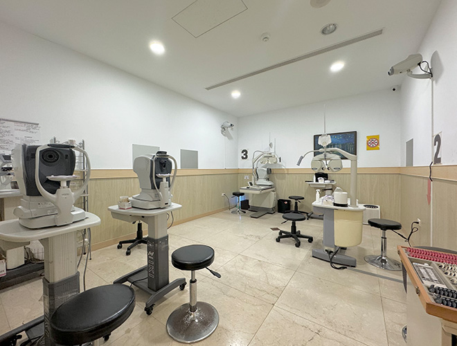 高陽明眼科診所：驗光室